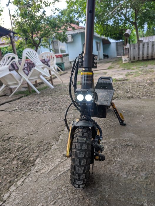 Vând Trotinetă electrică cu motor dublu iENYRID ES1 | 2400W, 60 km/h, autonomie de 60 km