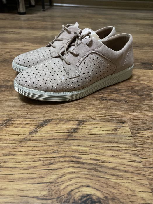 Кроссовки 36размер