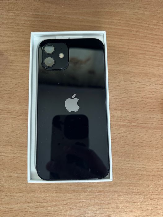 Продавам phone 12
