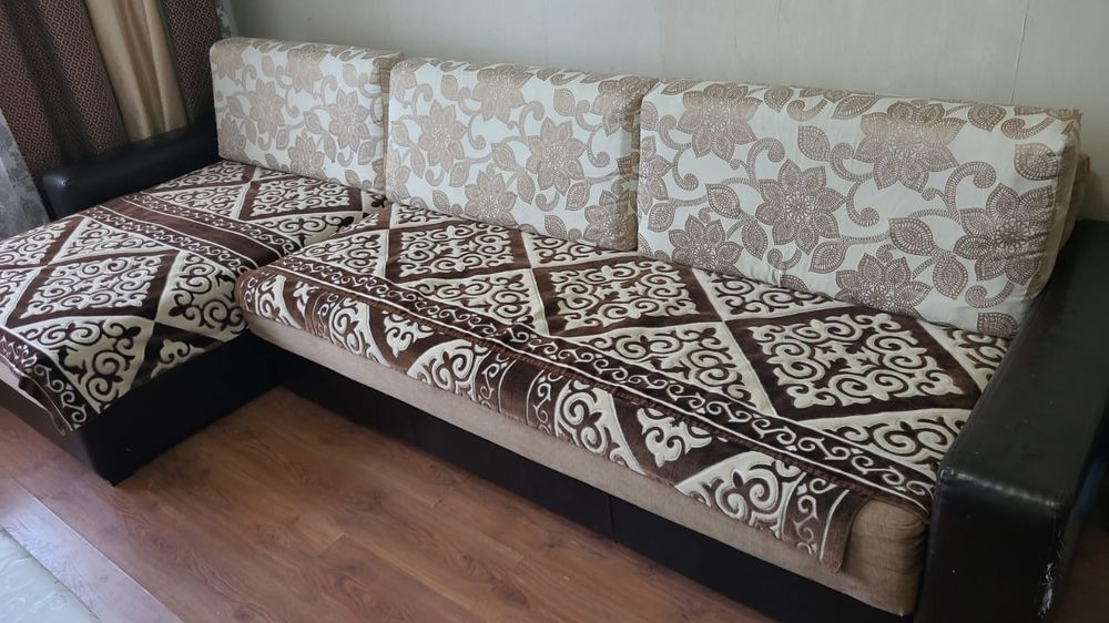 Диван угловой б/у