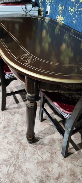 Стол и стулья б/у