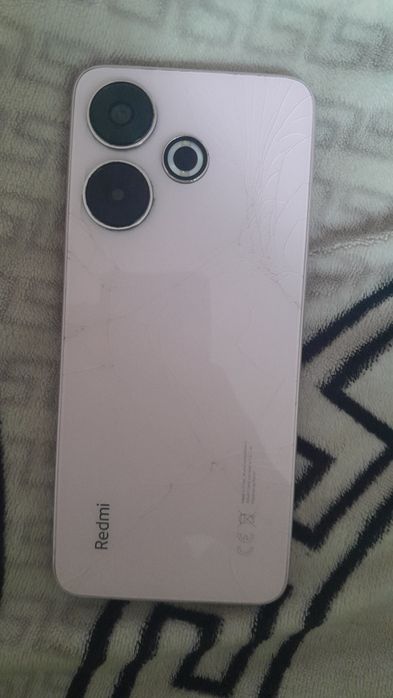 Redmi 13 с разбитым но рабочим экраном