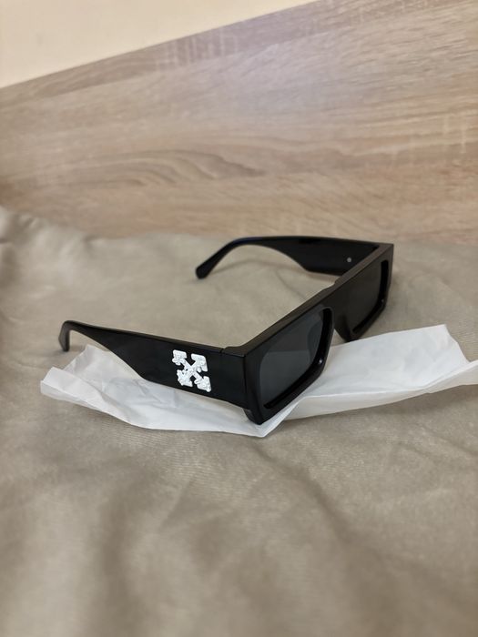 Off-White слънчеви очила