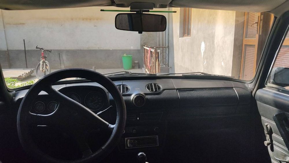 Lada 2106 srochna sotiladi