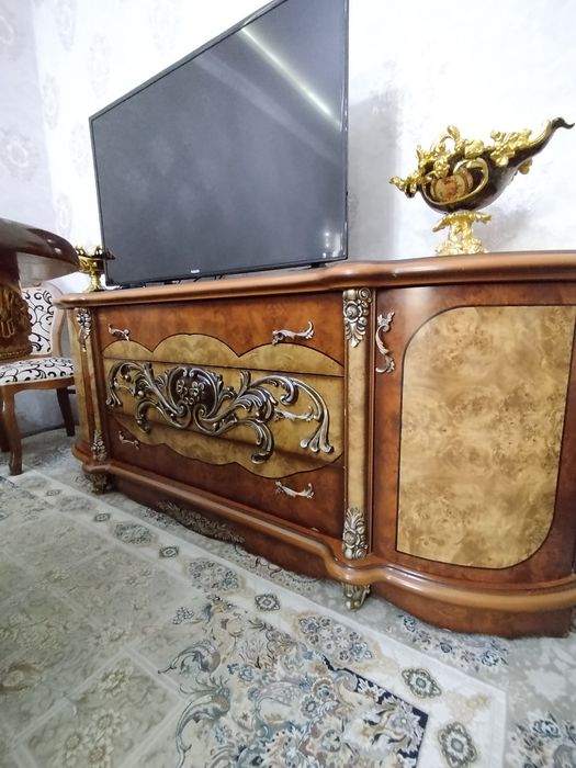 Стол стул для  гостиной
