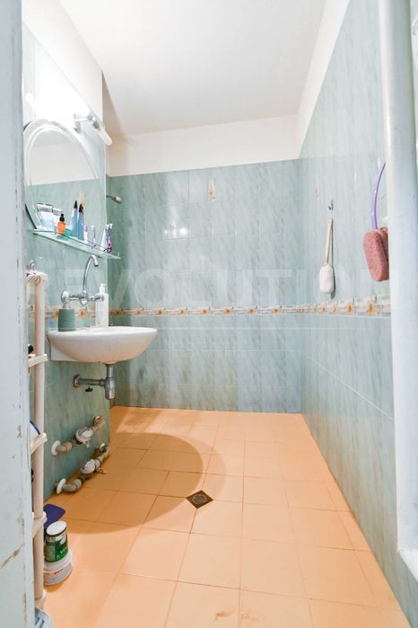 Тристаен апартамент в ж.к. Дружба 1