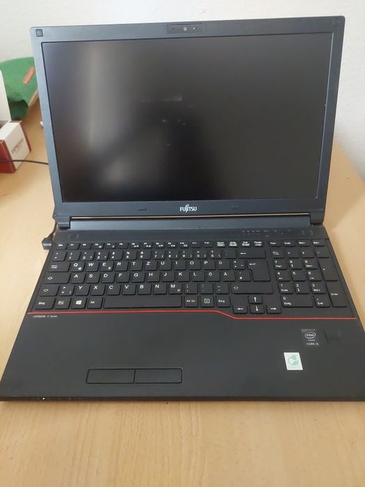 Leptop Fujitsu i5