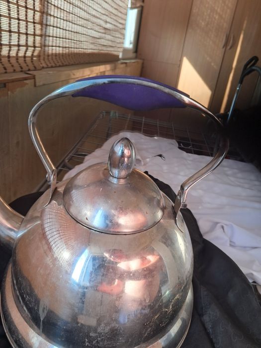 Чайник большой продам