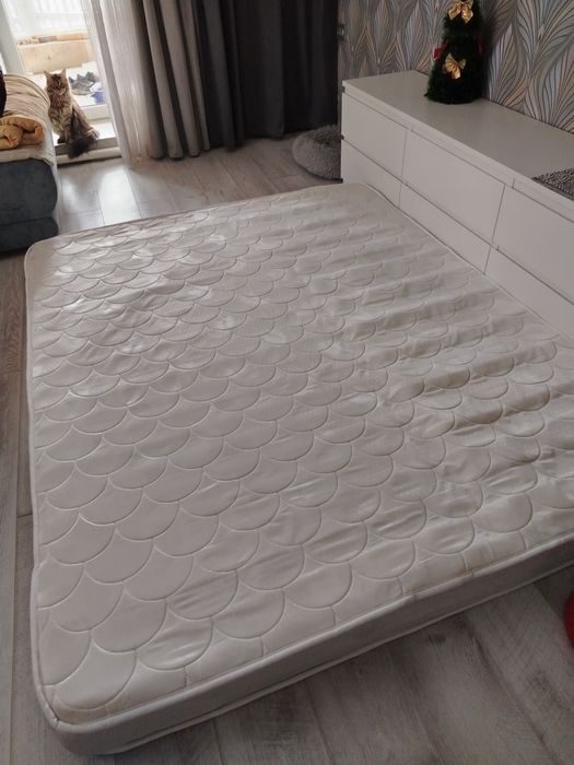 Отдам даром матрас