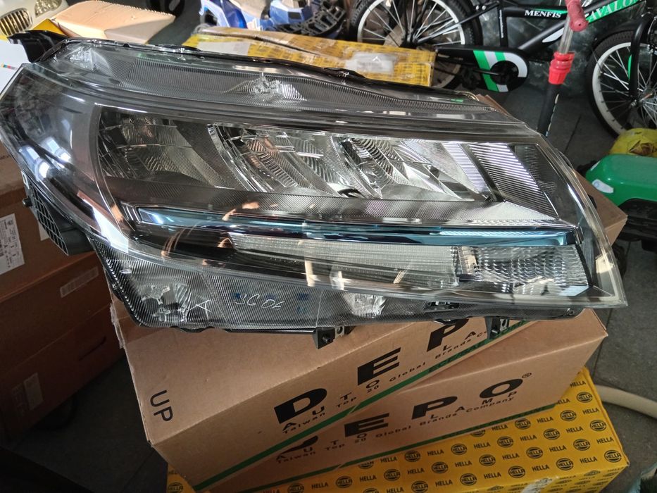Far dreapta Suzuki vitara 2021