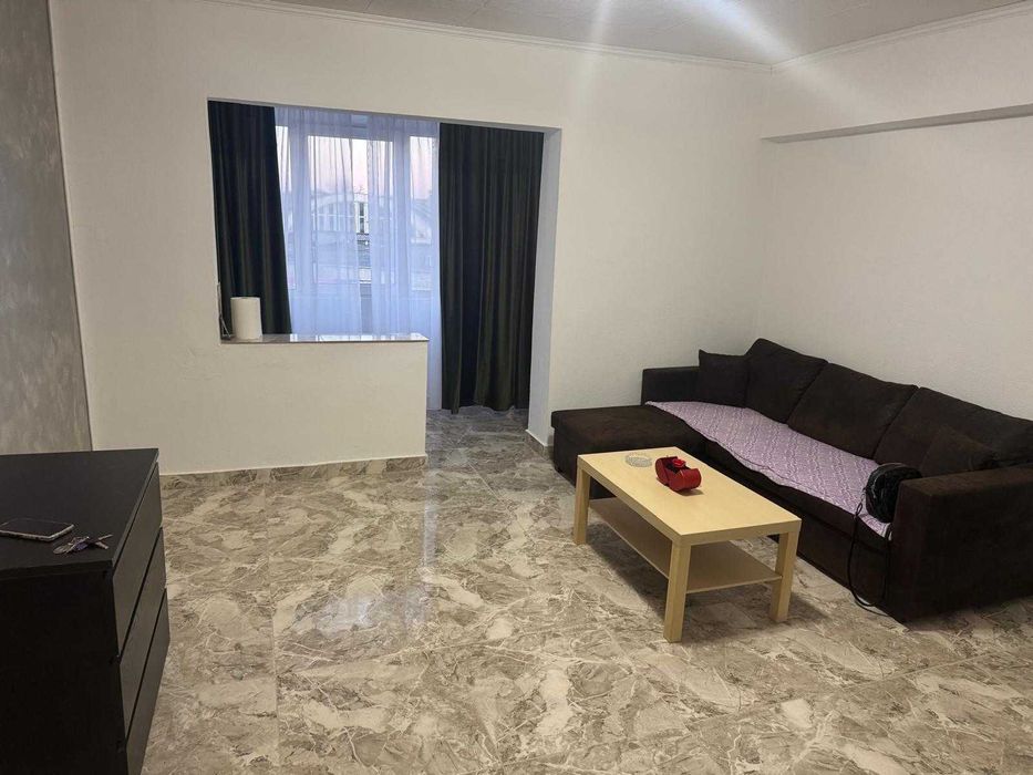 Apartament de inchiriat piata centrala etaj 1 renovat si utilat