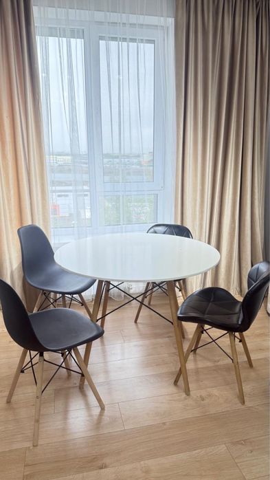 Продам Стол и Стулья