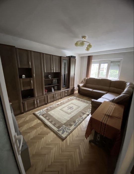 PB DECOMANDAT la Et 1 cu Parcare pe str DOINEI !!