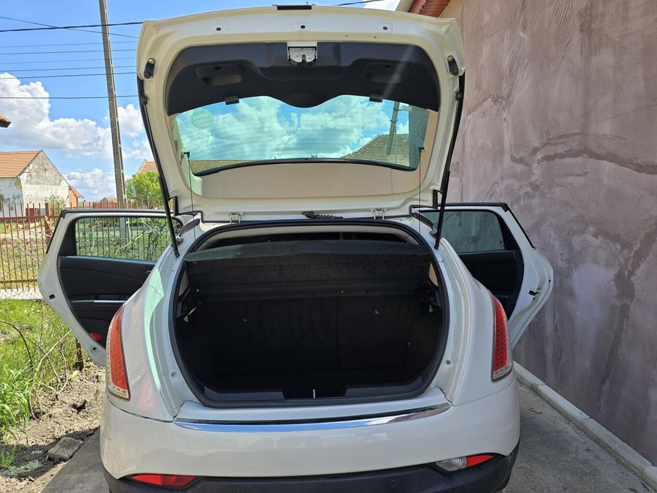 De vanzare Lancia Delta 3,an fabricatie 2011