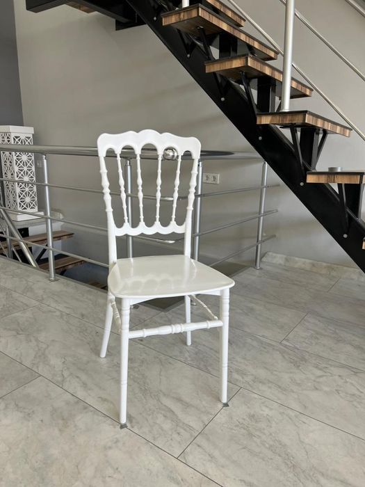 Scaune diferitemodele/ balansoare / mese