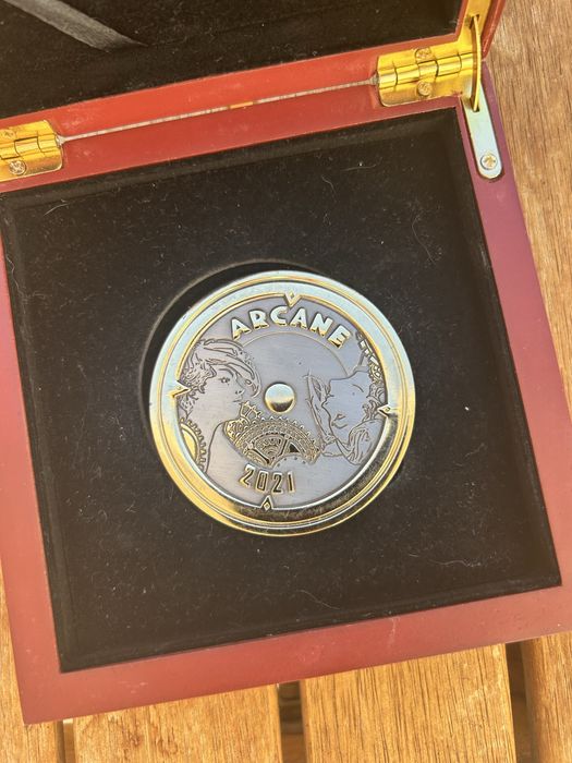 колекционерска монета Arcane coin League of Legends 2021