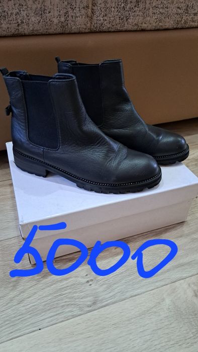 Продам женскую обувь