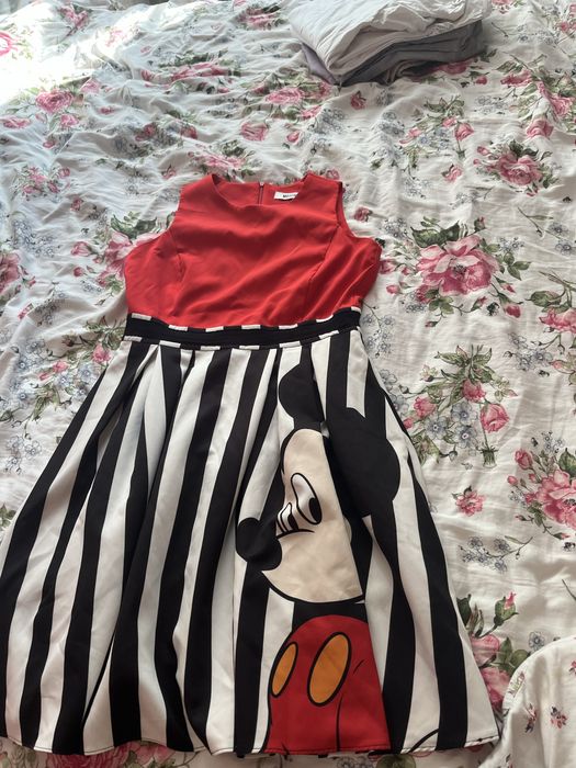 Рокля MOSHINO с мики маус!