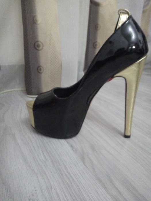 Официални обувки