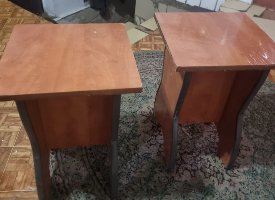 Продам комод и книжка стол стулья ,шкаф