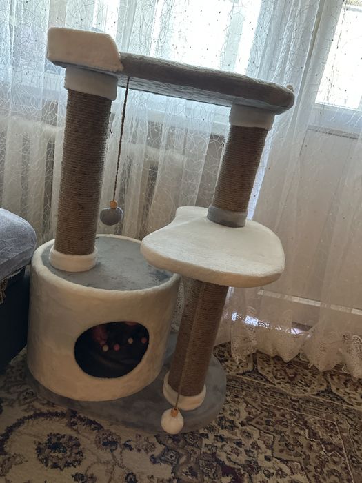 Продается домик+ когтеточка для кошек