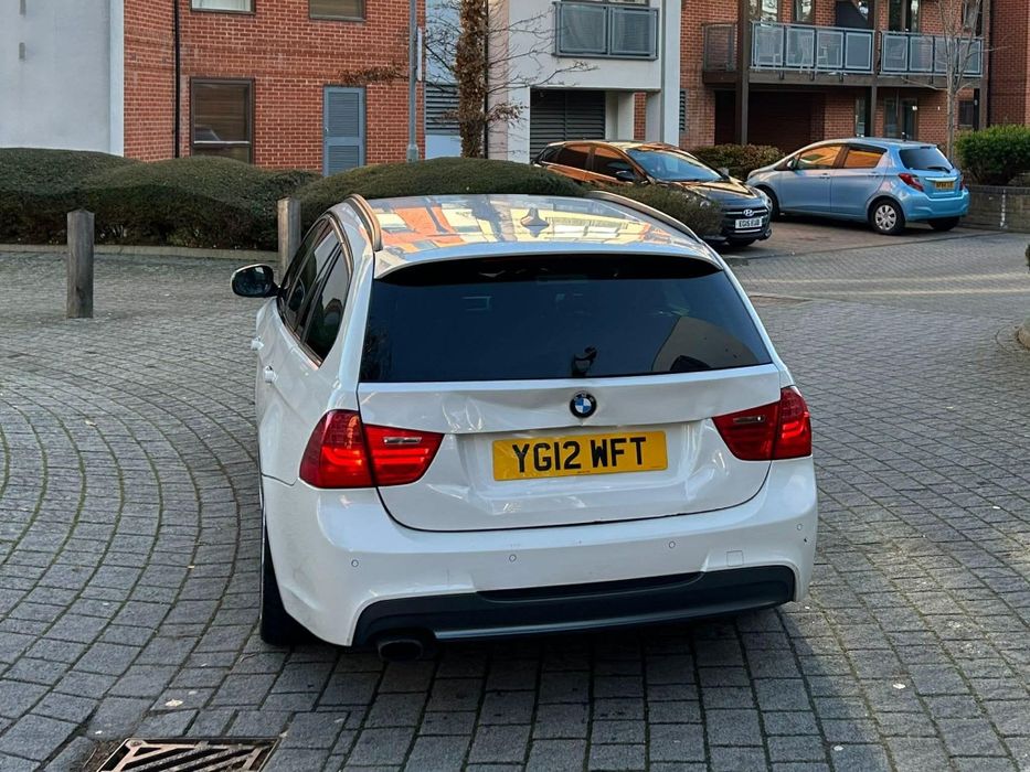 Bara fata spate capota usa bmw e90 e91 aeria 3
