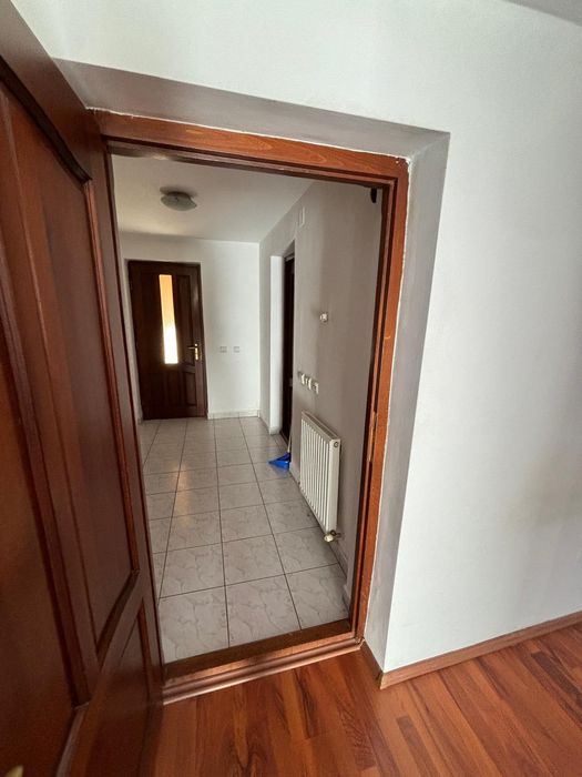 Inchiriez apartament