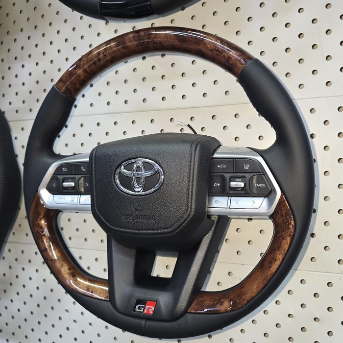 Руль на любой тойота подойдёт. Рули для TOYOTA установка есть рули