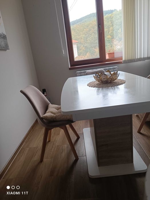 Трапезна маса, бял мат + дъб сонома  140 €