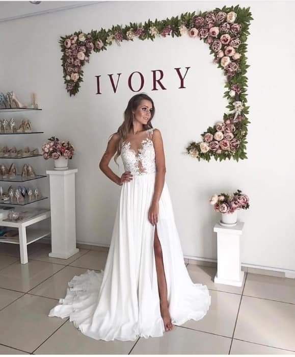 Vand rochie de mireasa Millanova