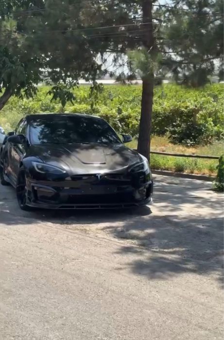 Tesla Model S PLAID