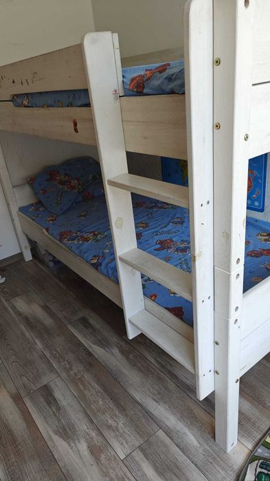 PAT Supraetajat cu două saltele incluse