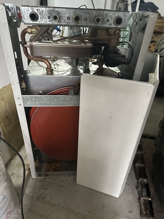 Vand centrala termica gaz Junkers Bosch 24kw, pret. 1200neg.
