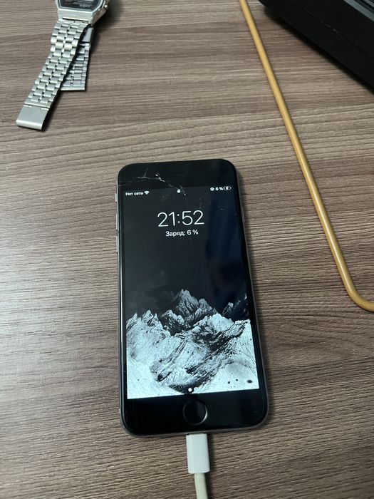 Продам айфон 6s.