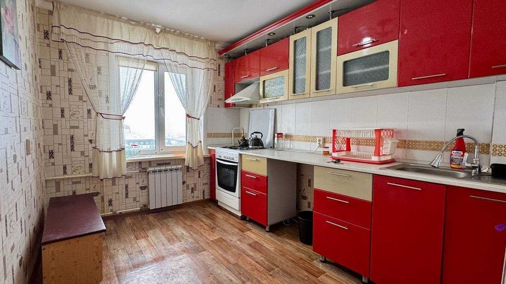 В продаже 4х ком квартира в районе КСК  на 10 этаже