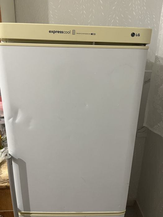 Продам холодильник LG
