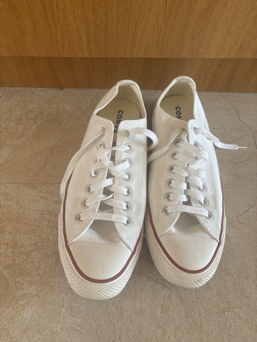 Бели кецове Converse
