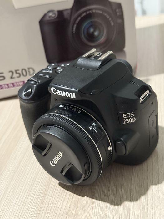 Фотоаппарат кэнон 250 д