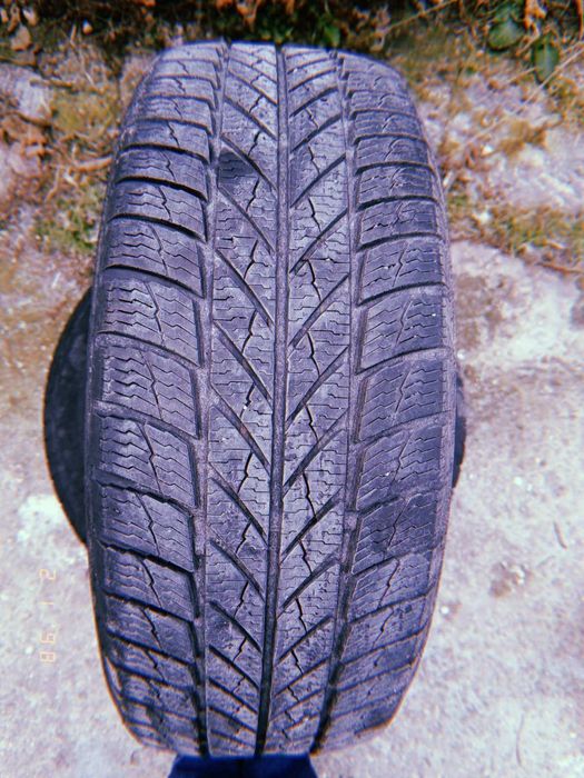 Продавам 2бр. зимни Gislaved 205/55/R16