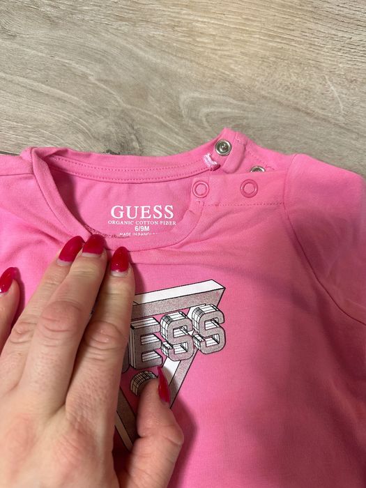 Оригинална блузка за бебе Guess размер6-9 месеца