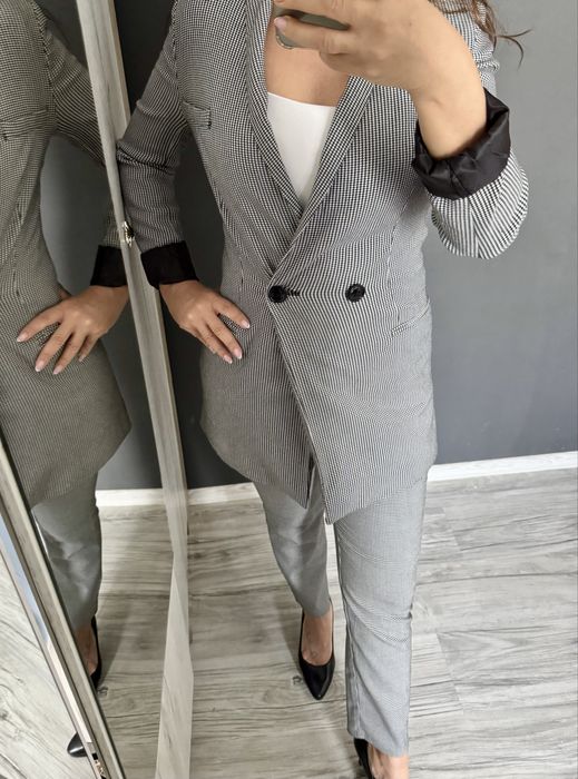 Елегантен костюм размер S