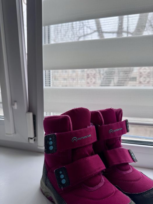 Продам детские куртки