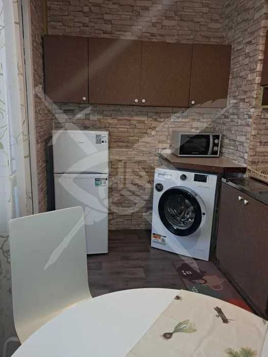 Дава се под наем Тристаен апартамент в Варна, Лятно кино Тракия - 72 кв.м за 400 € - Снимка #1