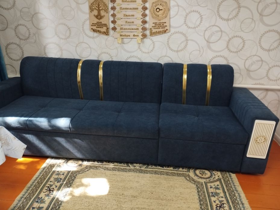 Срочно продаётся диван!