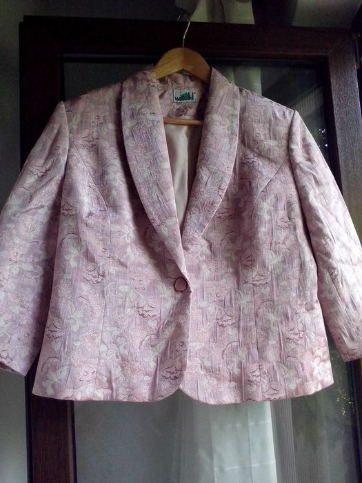 taior marime 44/46,Polonia,maneca 3/4,cambrat pe talie,elegant