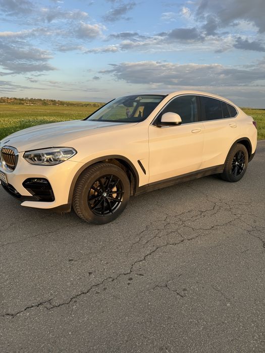 BMW X4 3.0 xDrive – 2021 | Alb Perlat | Impecabil