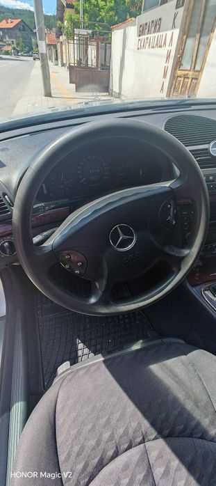 Мерцедес Бенц Е 200 компресор