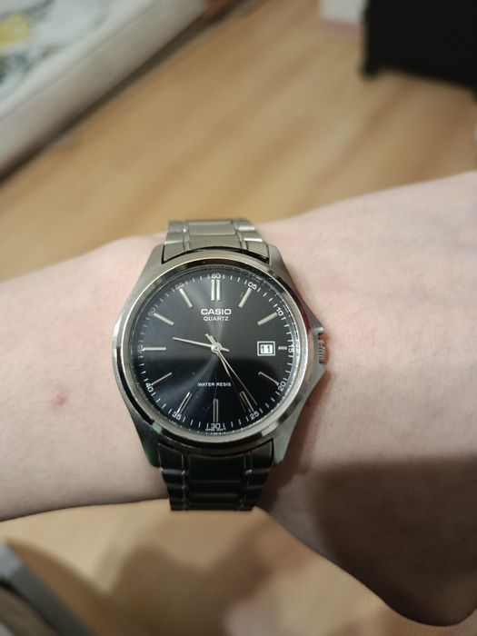 Часы Casio кварцевые серебристые