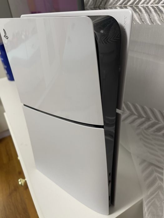 Vand ps5 in stare excelenta