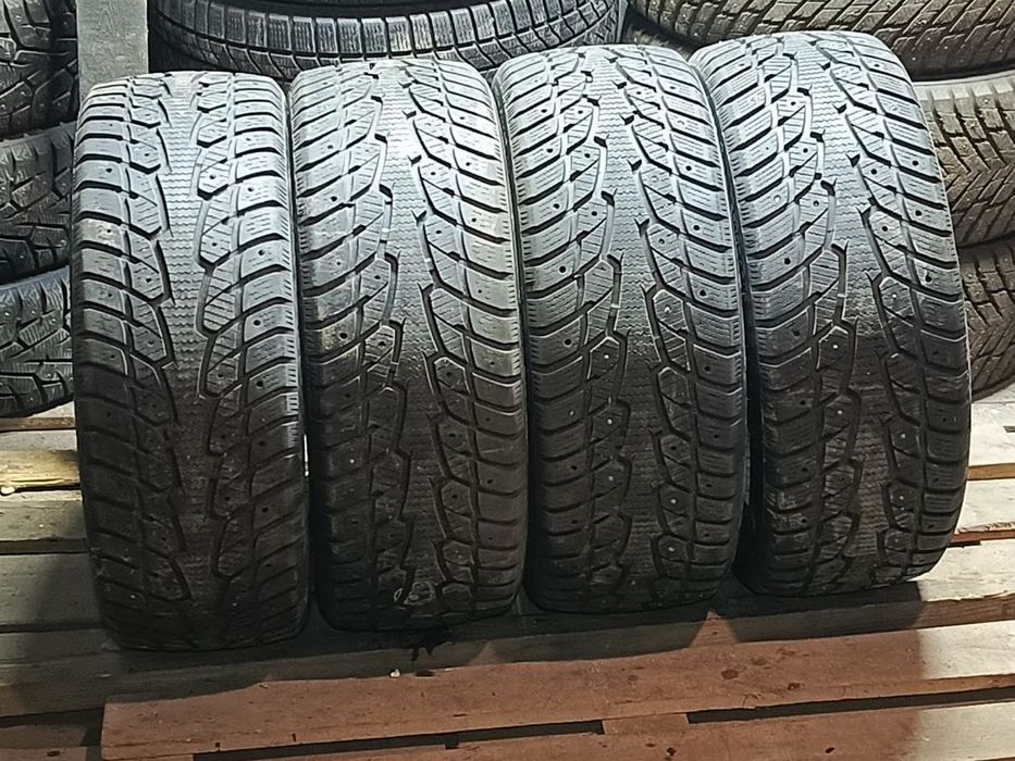 235/45/18 комплект шин зимних
